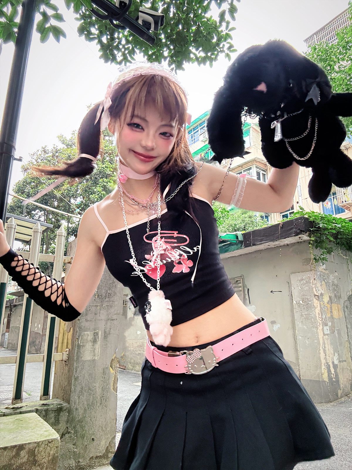 Black Pink Paperclip Heart Graphic Crop Cami with Choker